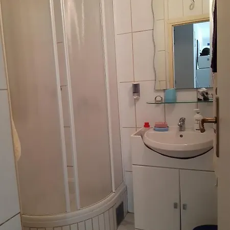 Peace And Quiet In Brela, Croatia Apartment *